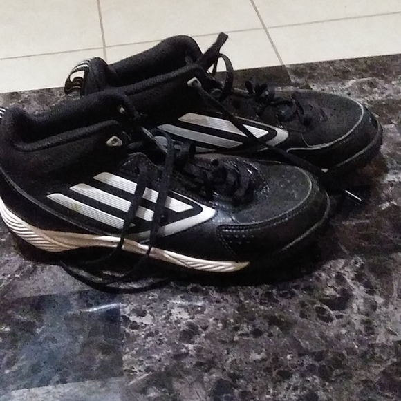 Adidas - Picture 3 of 3